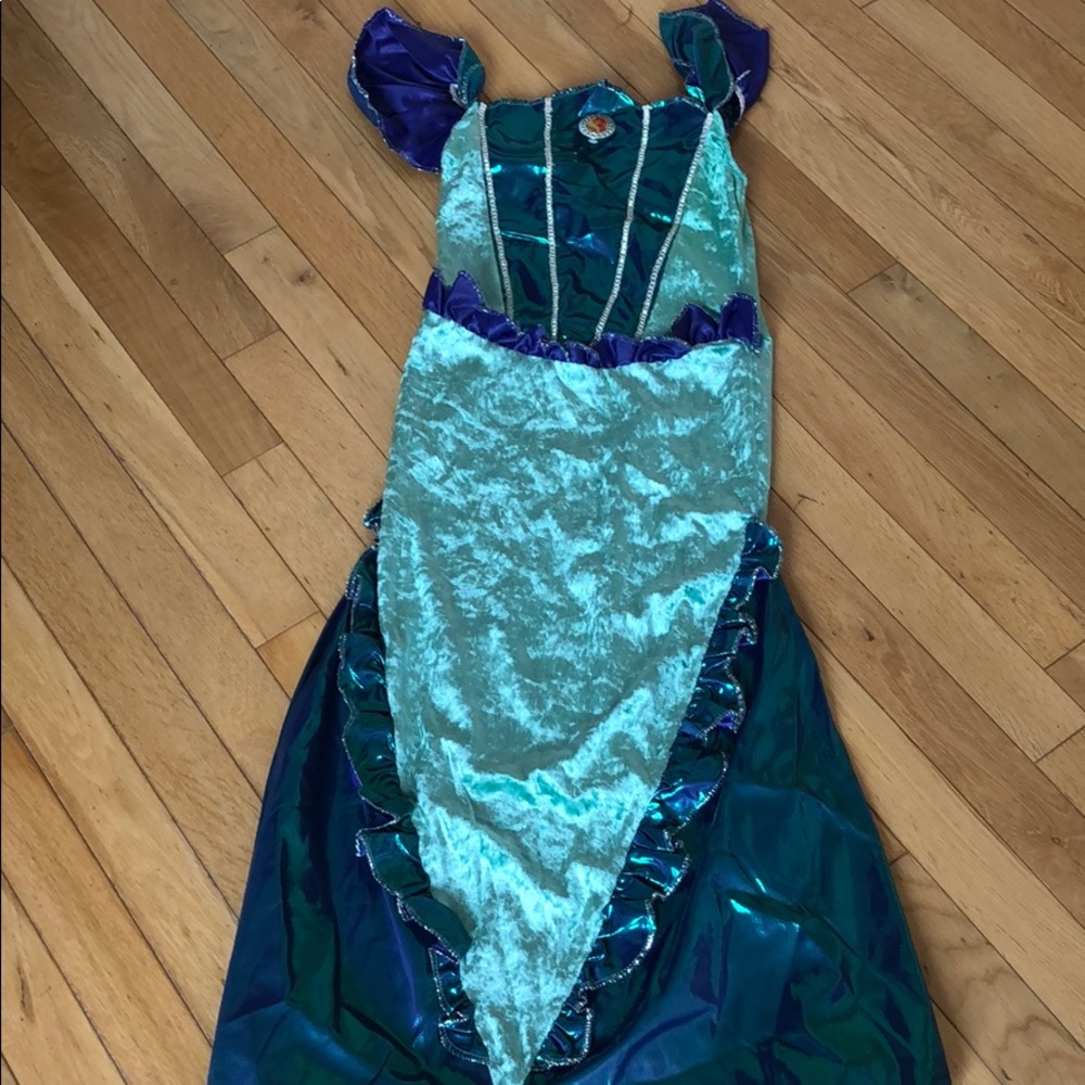 Halloween costume mermaid Ariel